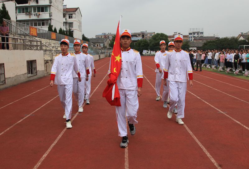 舒城一中举行新学期第一次升旗仪式