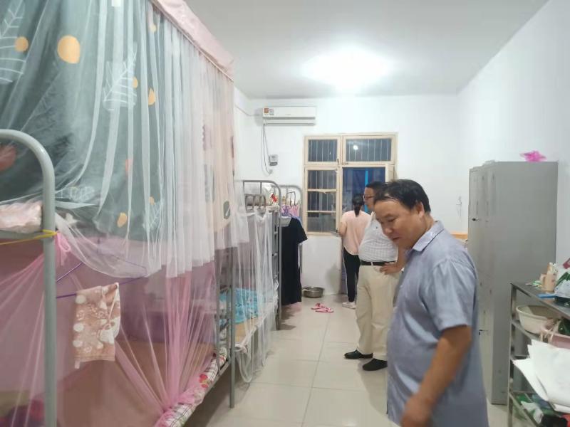 龙河中学开展寝室卫生及安全大检查_舒城县人民政府