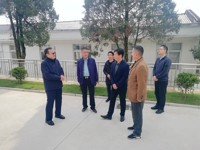 薛潇到山七镇小河口希望小学调研指导工作