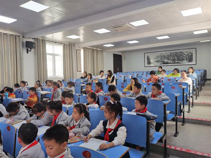 深研磨课共进舒城县实验小学开展小语优质课磨课活动