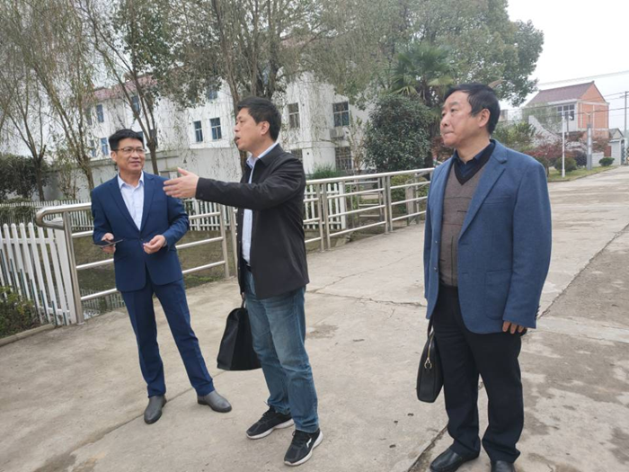 包训祥到周公渡初级中学督查指导工作