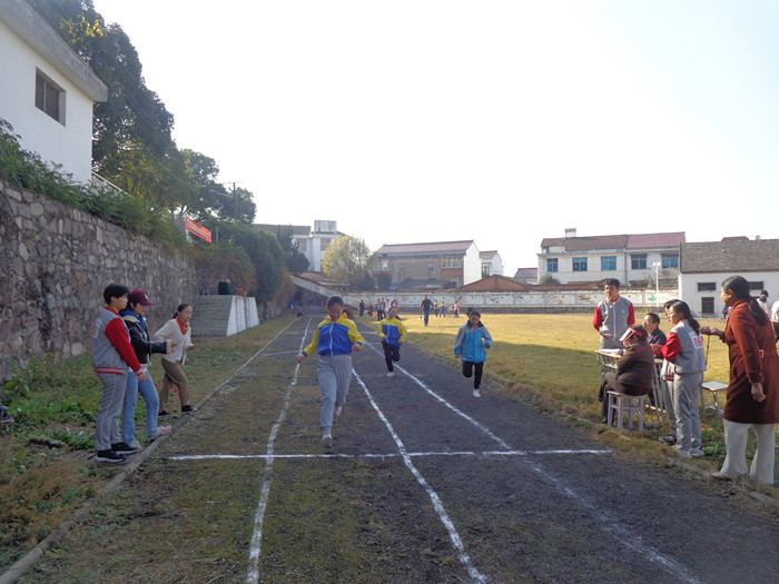 棠树乡八里初中举办第三十一届秋季田径运动会_舒城县人民政府