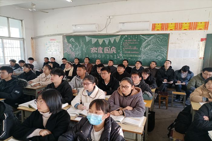 千人桥中学举行高一新教材示范课