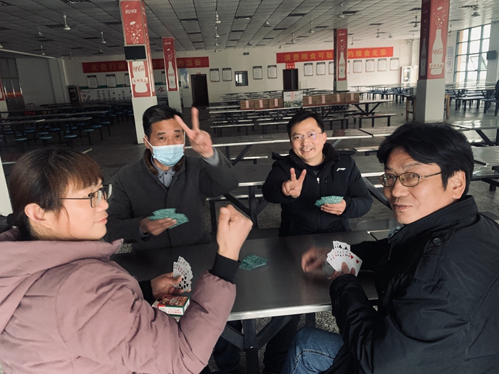 干汊河中学开展庆元旦68迎新春掼蛋比赛