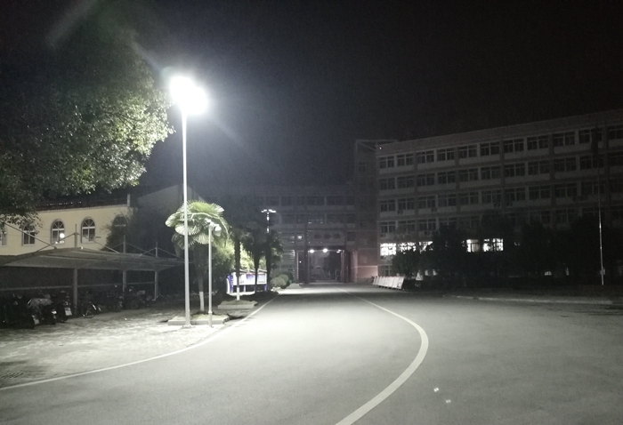 点亮路灯照亮安全干汊河中学升级校园灯光照明系统
