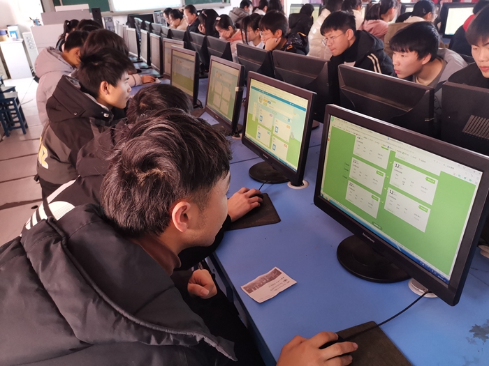 干汊河中学开展期末学生综合素质评价活动