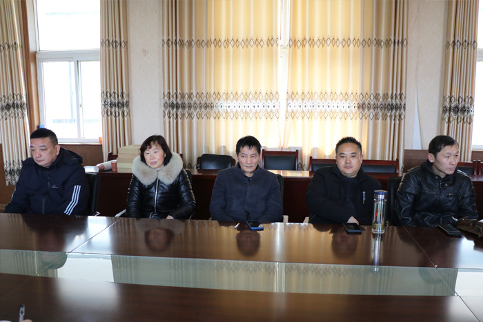 千人桥中学召开教辅工作人员会议