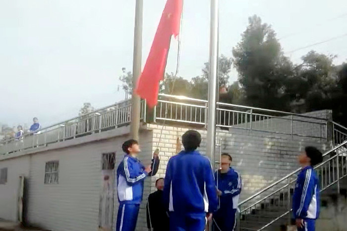 千人桥中学举行2022年春学期第一次升旗仪式