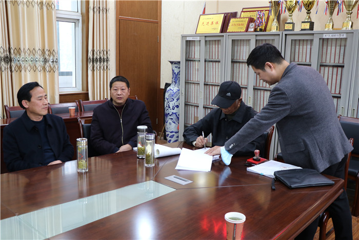 千人桥中学举行陈家应奖学金签字仪式