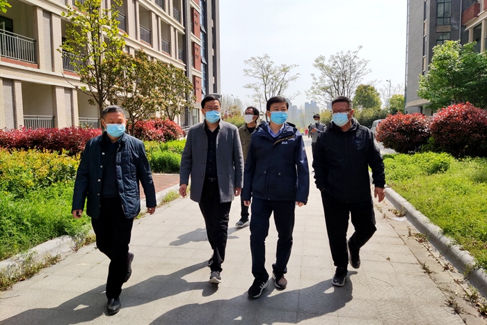 王万喜到舒城二中调研指导工作