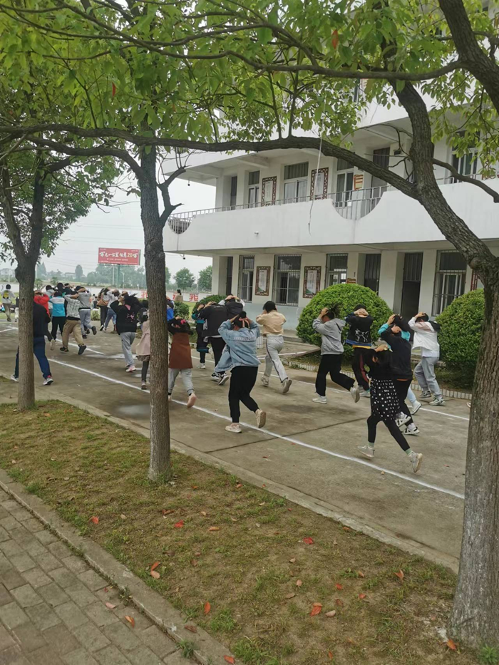 石岗中学开展安全应急疏散大演练活动_舒城县人民政府