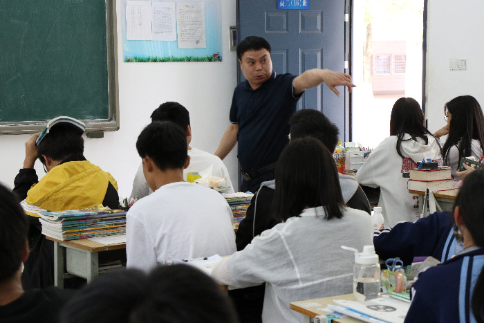 千人桥中学开展防震减灾应急避险疏散演练