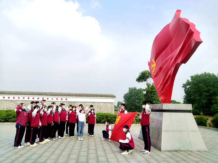 桃溪中学积极开展爱国主义教育实践活动