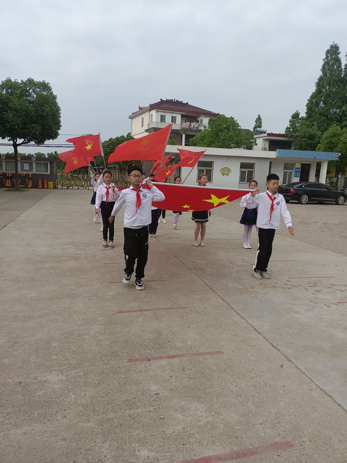 千人桥小学举行一年级新生入队仪式