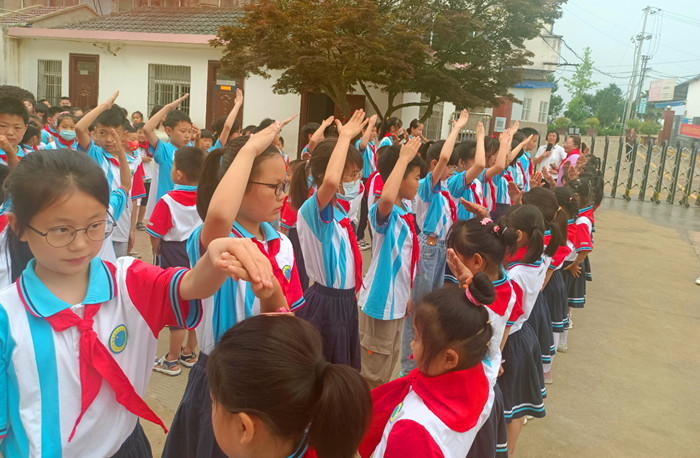 庆六一 喜入队——桃溪镇中心小学举行入队仪式_舒城县人民政府