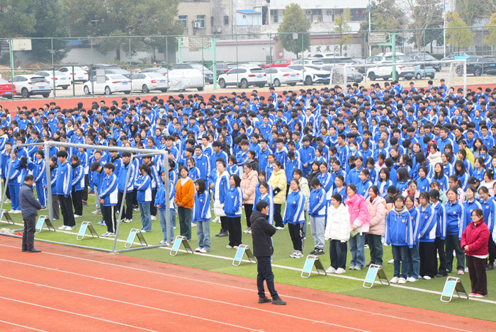 千人桥中学举行春学期第一次升旗仪式