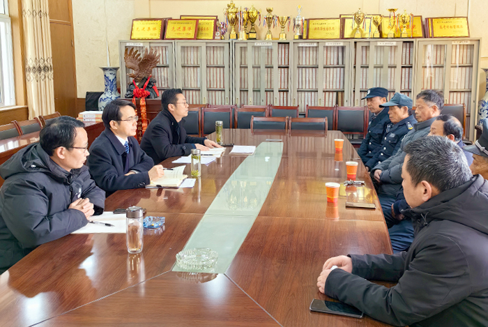 千人桥中学召开2024年春学期保安工作会议