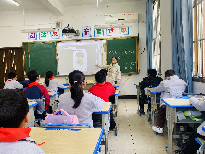 实验小学教育集团欧洲华城校区开展学雷锋争做美德少年系列活动