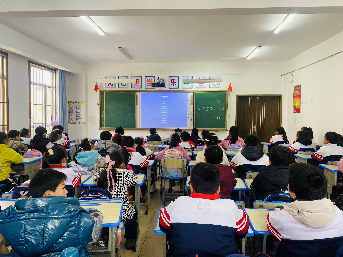 实验小学教育集团欧洲华城校区开展学雷锋争做美德少年系列活动