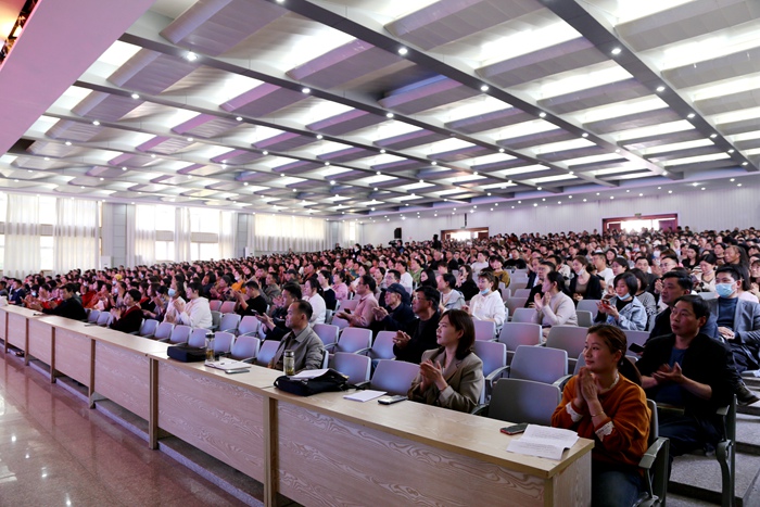 舒城二中家长学校春风行动系列报道一八年级家庭教育培训专场