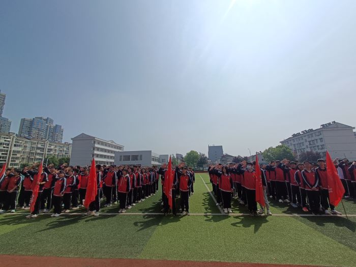 舒城第三中学举行"世界地球日"主题升旗仪式_舒城县人民政府