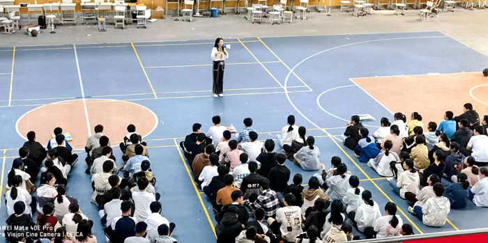 舒城二中开展学生素质拓展活动