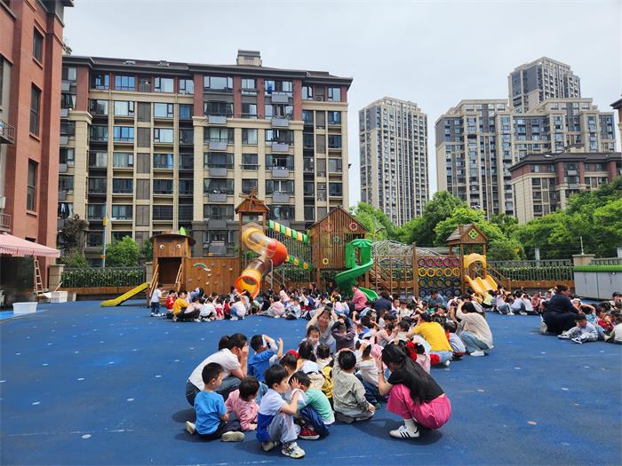 城关第三幼儿园开展"5·12"防震应急演练活动