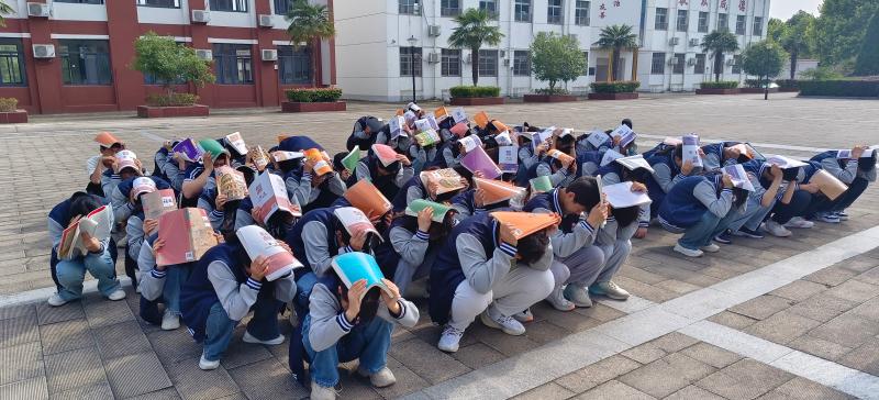 龙河中学开展防震减灾应急疏散演练活动_舒城县人民政府