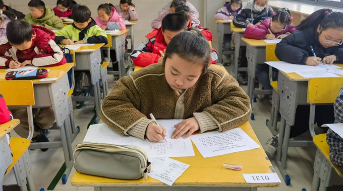舒城县2024年“新华杯”中小学生写字比赛成功举办