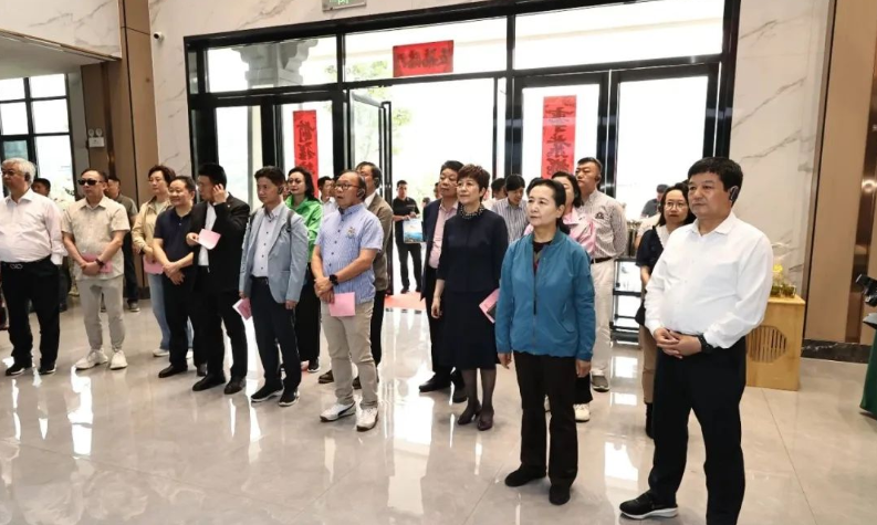 住港区全国政协委员考察团来舒考察