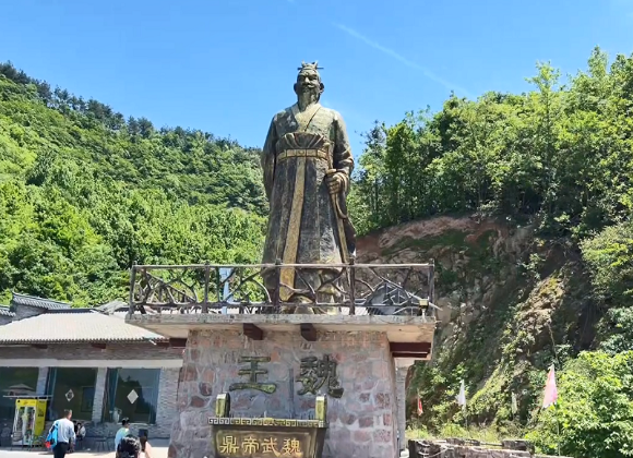 【舒城文旅】一山藏三国，一瀑醉人间，快来体验舒城天子寨假日漫游