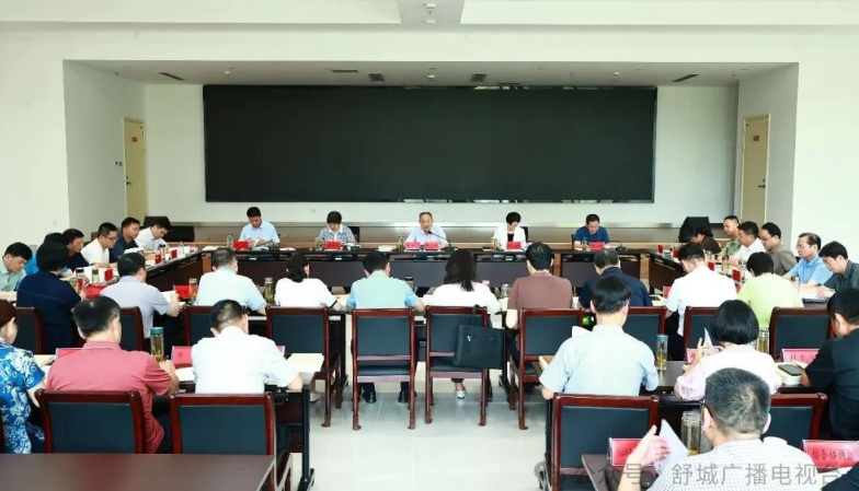 县委理论学习中心组学习会议召开
