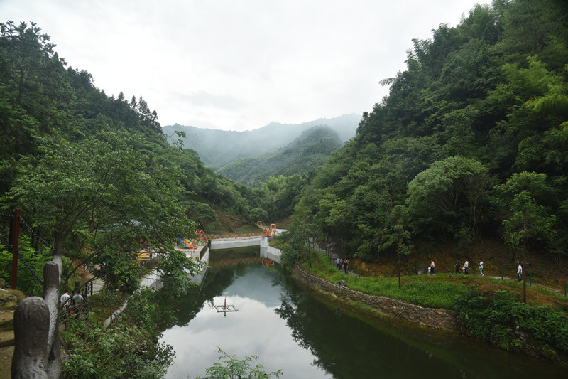 晓天镇：大别山狼谷景区开启试营业大幕