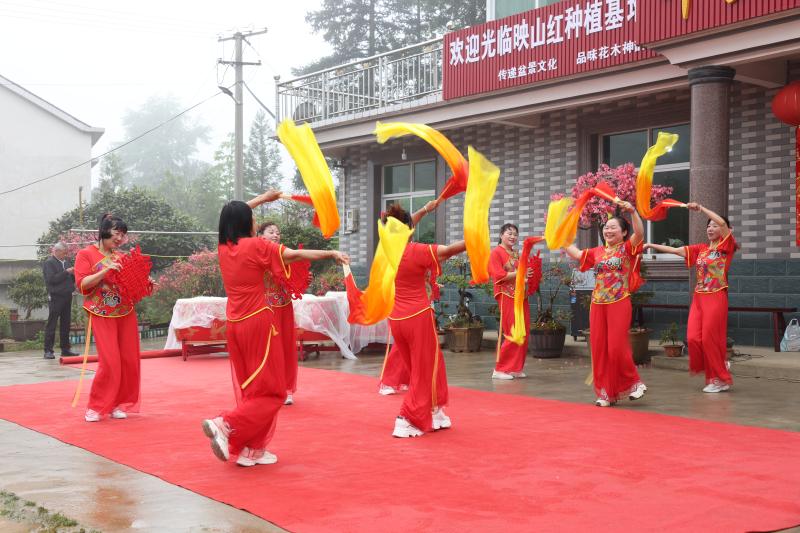 晓天镇：载歌载舞  推介文旅